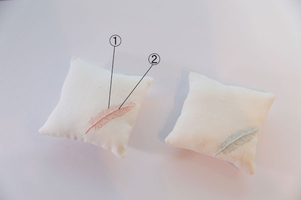 フェザーのピンクッション